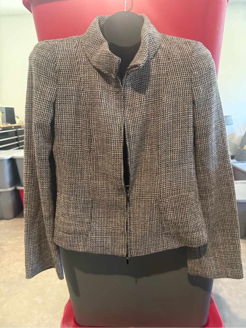Women’s Textured Grey Zip-Front Jacket p73